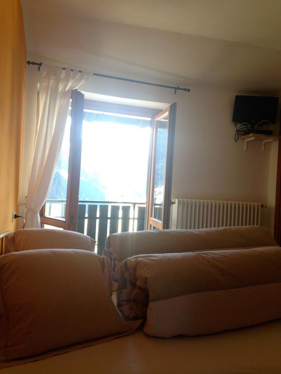 Sasso Nero Hotel Chiesa in Valmalenco Luaran gambar