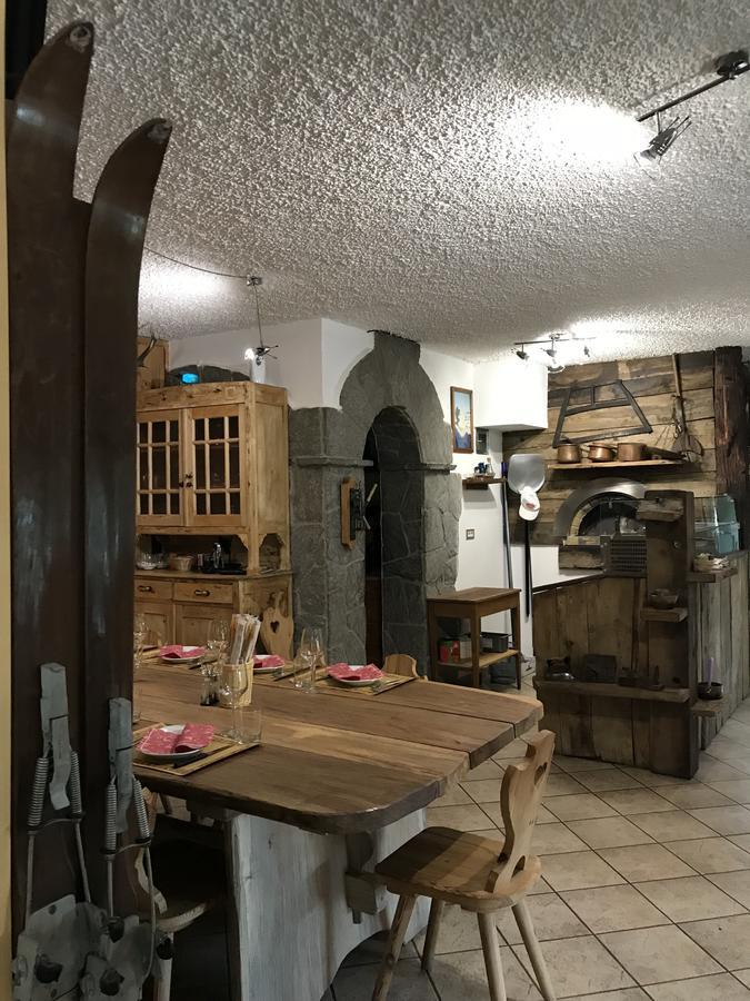 Sasso Nero Hotel Chiesa in Valmalenco Luaran gambar