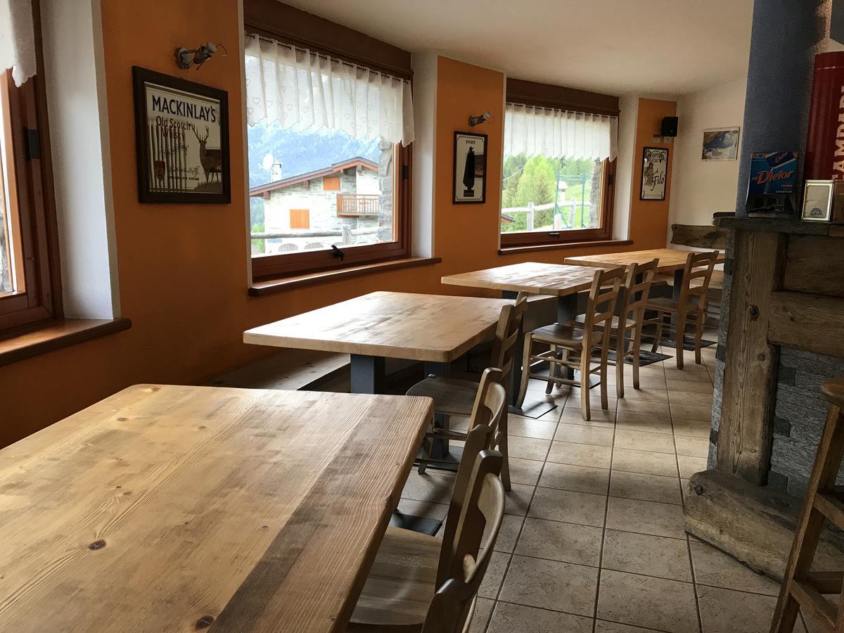 Sasso Nero Hotel Chiesa in Valmalenco Luaran gambar