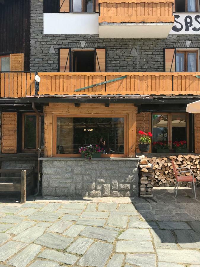 Sasso Nero Hotel Chiesa in Valmalenco Luaran gambar